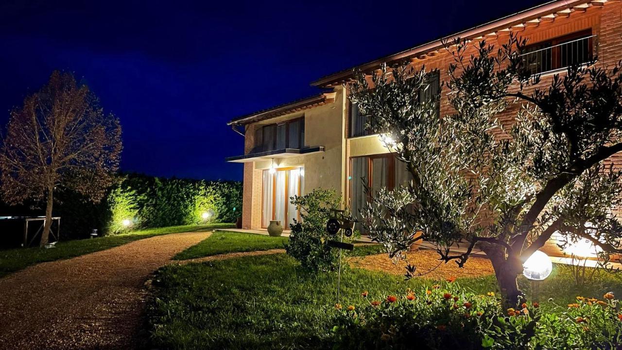 Agriturismo La Corte Del Sole Siena Exterior photo