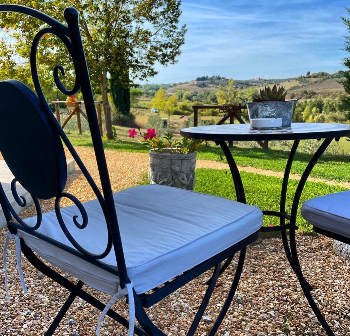 Agriturismo La Corte Del Sole Siena Exterior photo