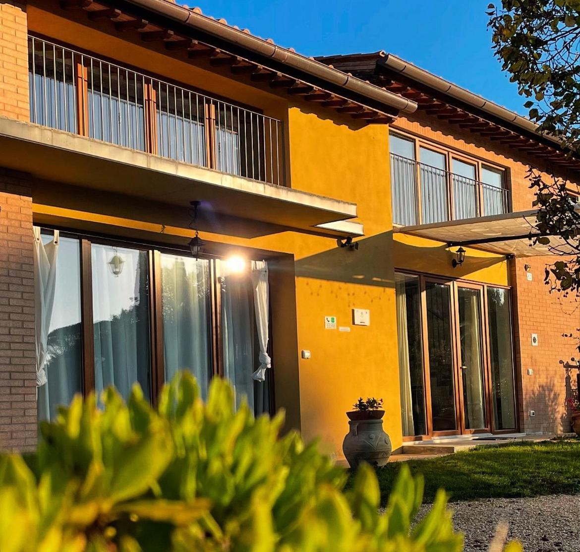 Agriturismo La Corte Del Sole Siena Exterior photo