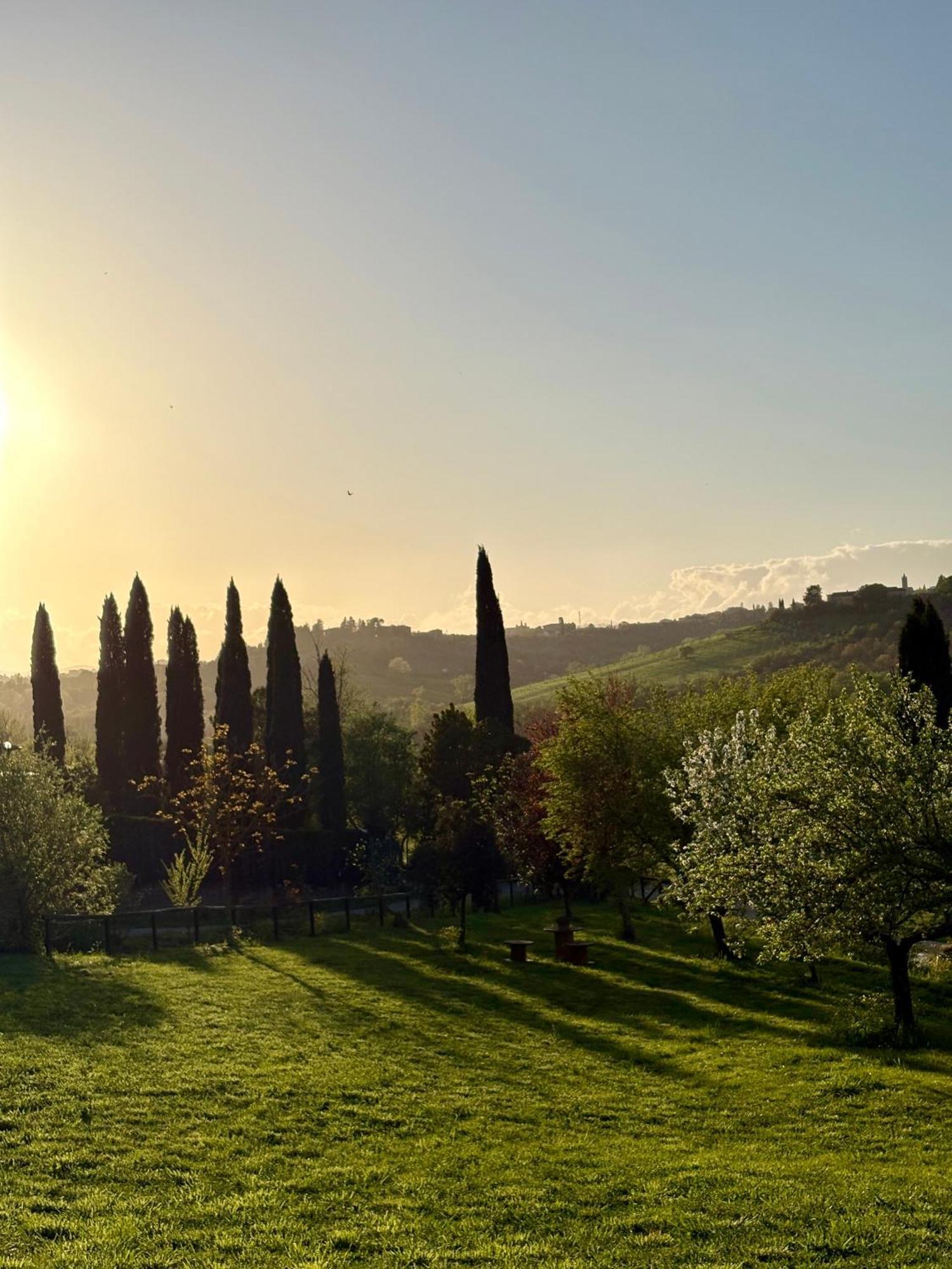 Agriturismo La Corte Del Sole Siena Exterior photo